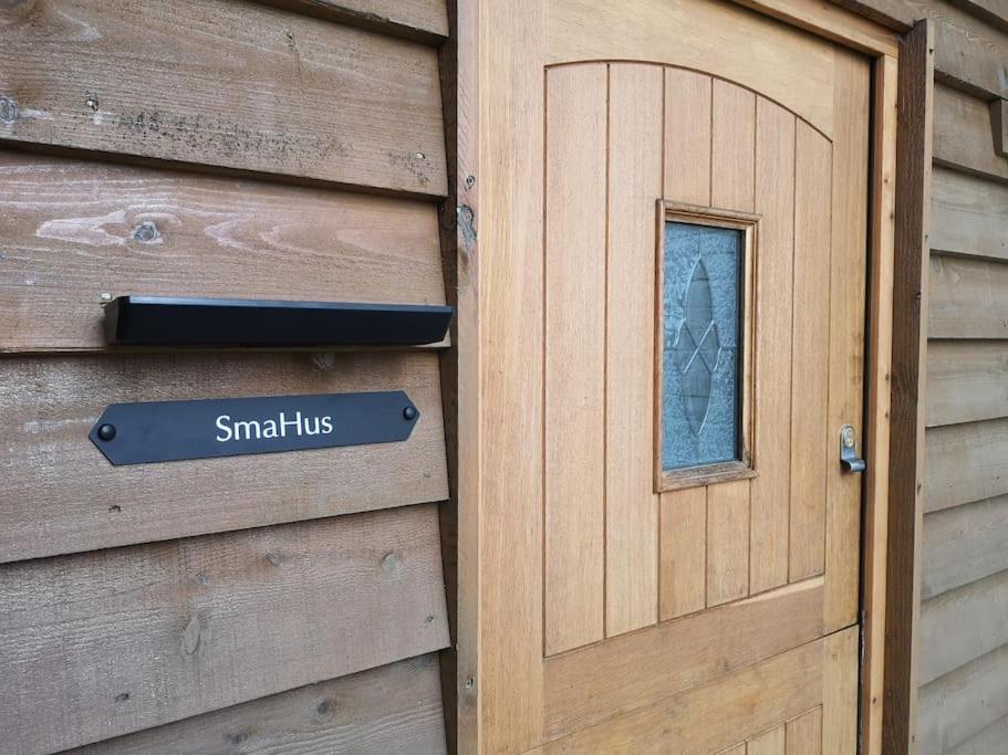 Stylish Apartment In Horsham With Parking And Own Entrance 외부 사진